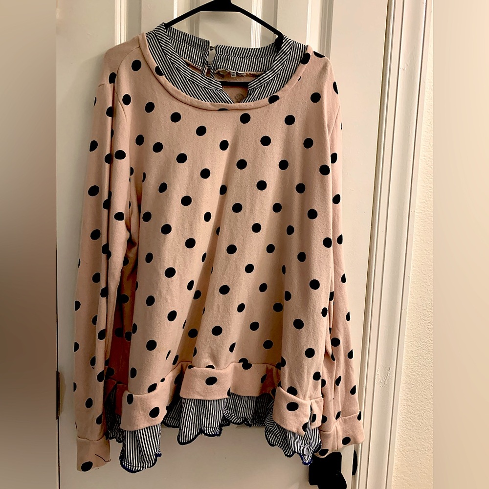 Soft pink with navy polka dot sweat shirt crown & ivy